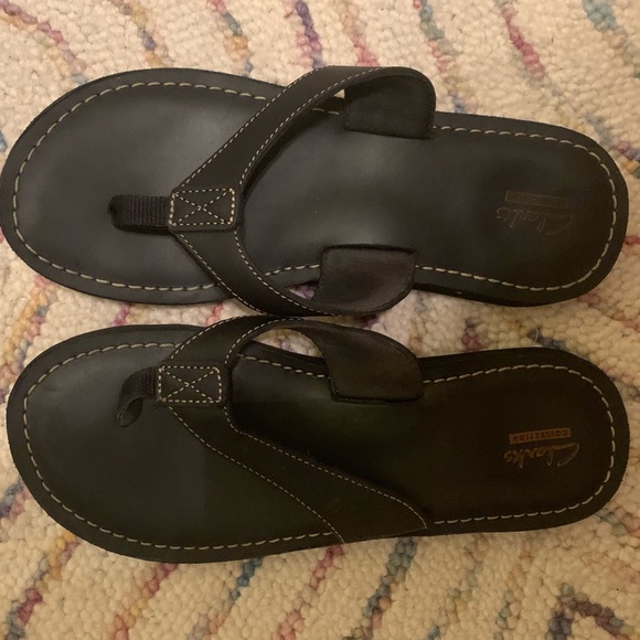 Clarks Shoes - Clark’s Leather Flip Flops, like new!
